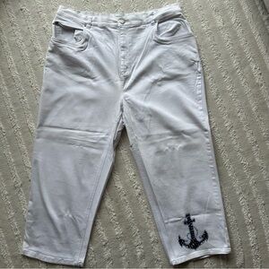 The Quacker Factory | White Anchor Capri
